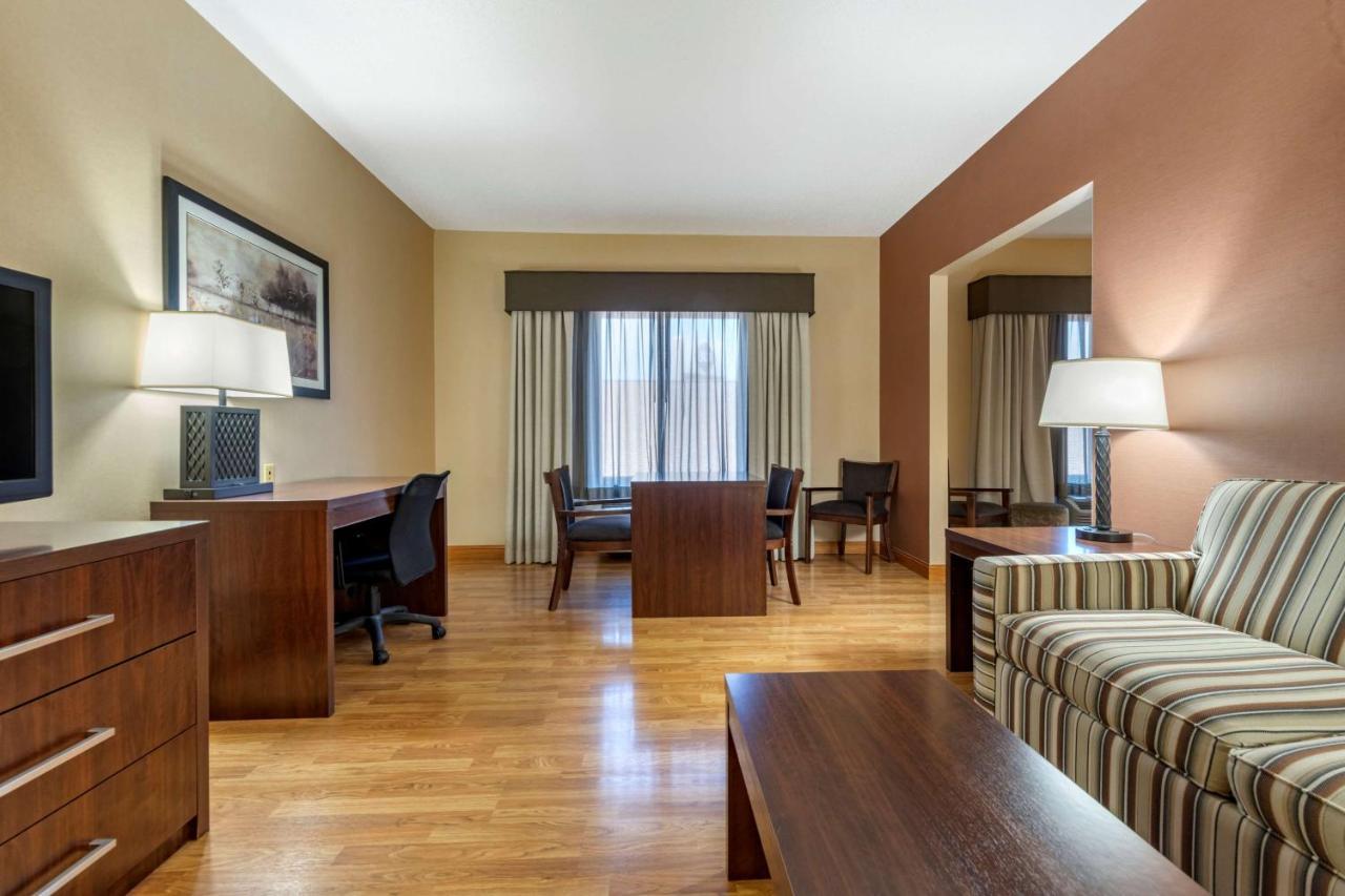 Best Western Plus Chelsea Hotel Monticello Екстериор снимка